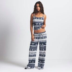 NWT SKIMS LOGO PLUSH POINTELLE | LARGE